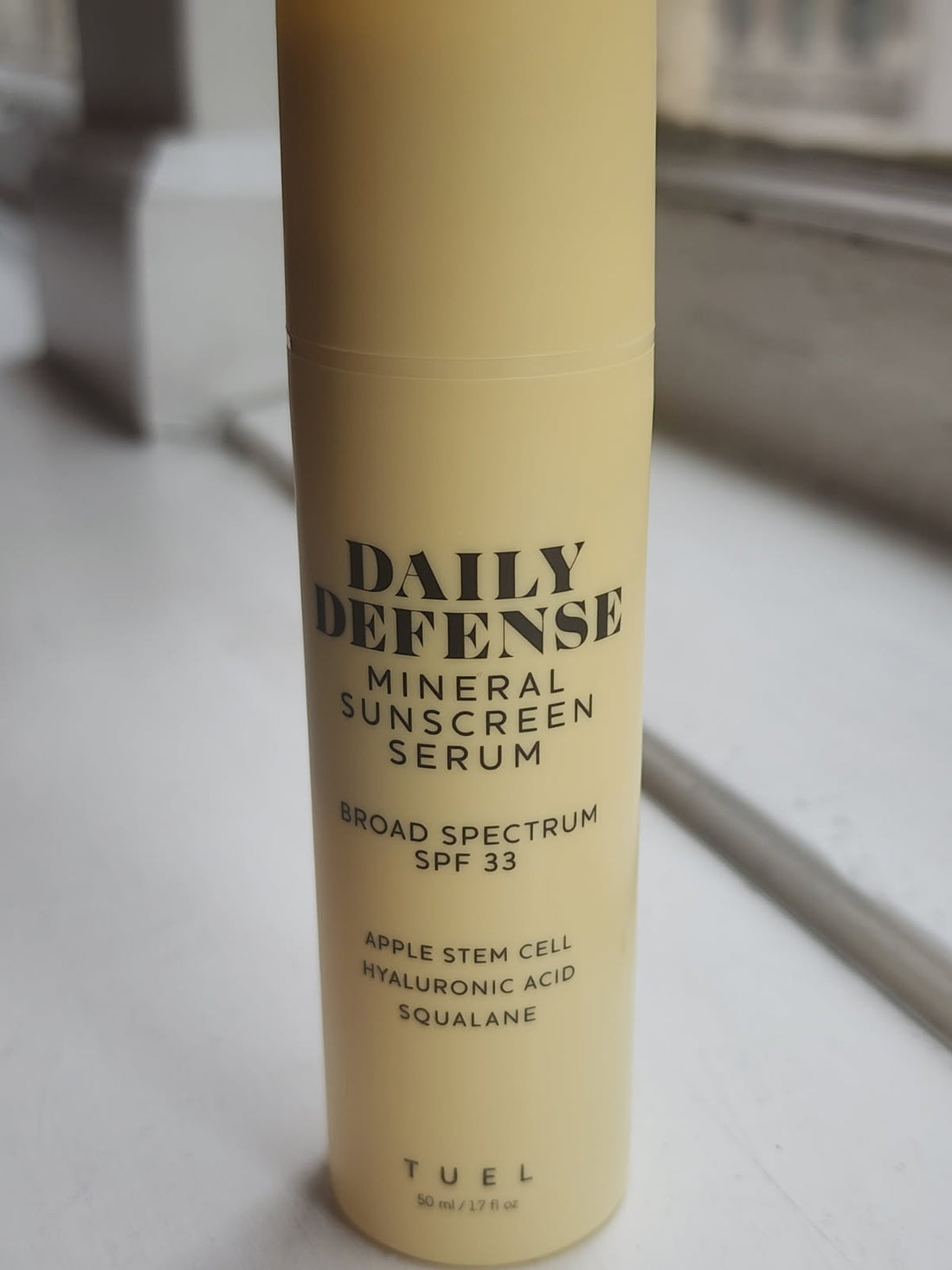 DAILY DEFENSE MINERAL SUNSCREEN SERUM SPF 33